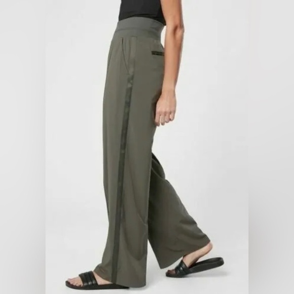 Athleta Nolita Wide Leg Pant Mountain Olive Green - Picture 2 of 9